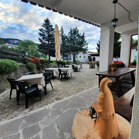 Garni' Aurora Hotel Tret