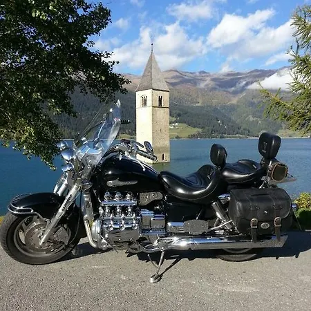 Garni' Aurora Hotel *