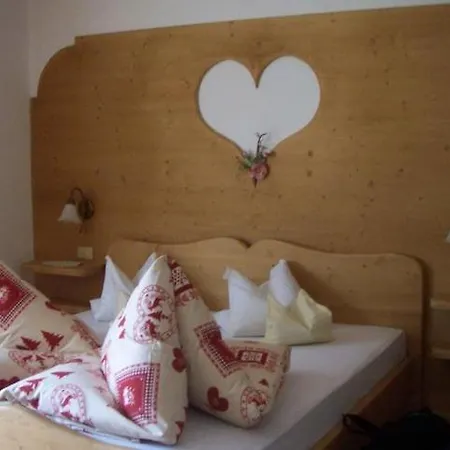 Hotel Garni' Aurora Tret