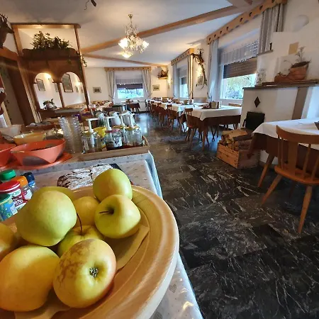 Garni' Aurora Hotel Tret